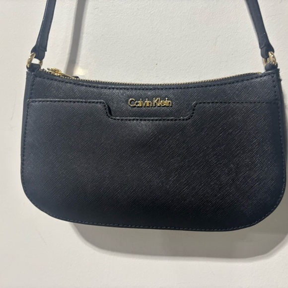 Calvin Klein Handbags - NWOT❤️Calvin Klein Eliana All Occasion Bag